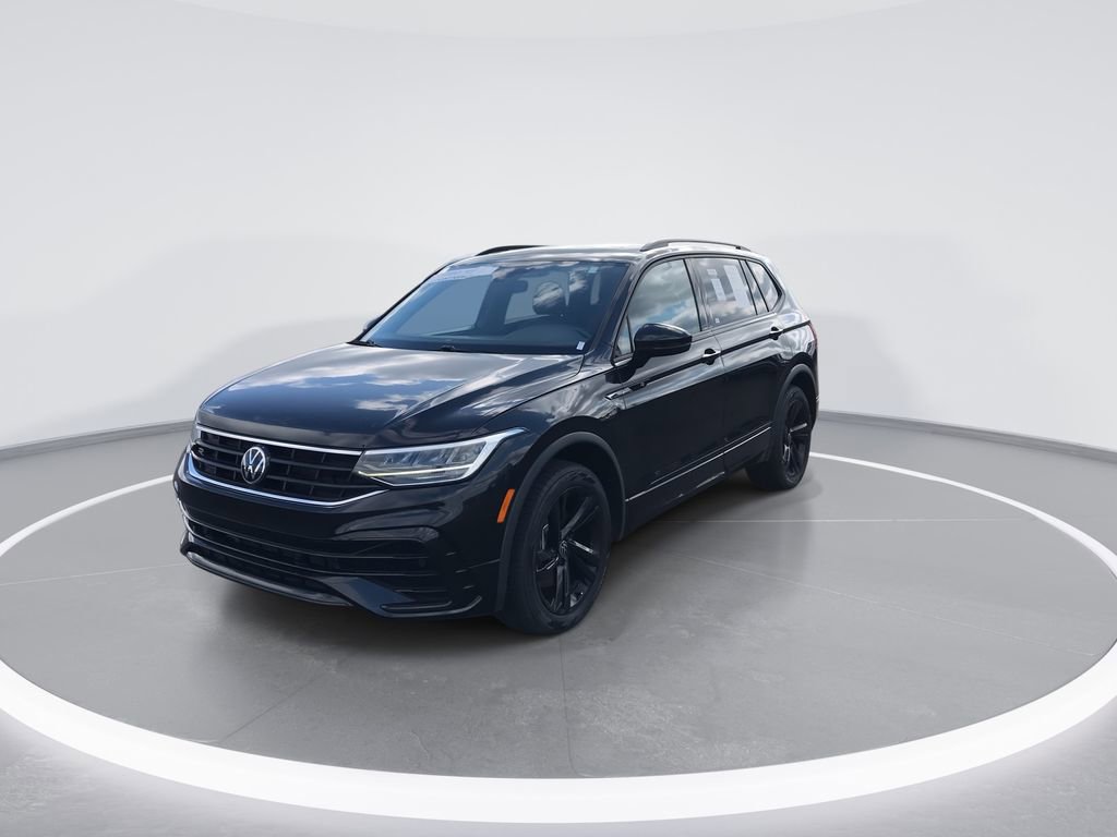Used 2023 Volkswagen Tiguan SE R-Line image 4