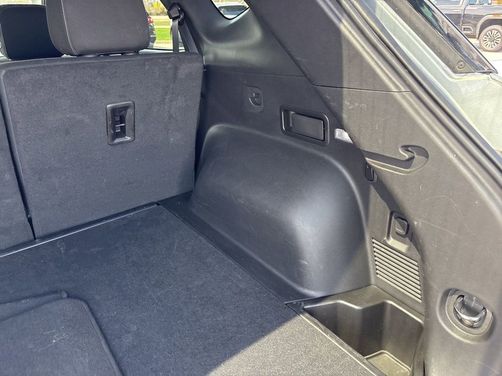 Used 2025 Chevrolet Blazer LT image 8