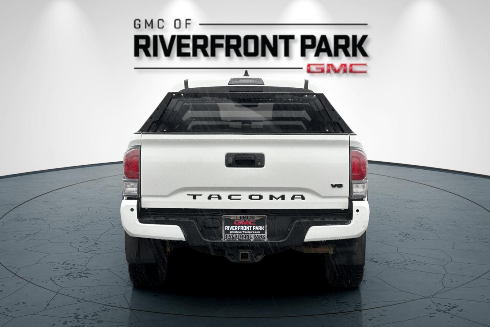 Used 2021 Toyota Tacoma TRD Off-Road w/ Technology Package image 4