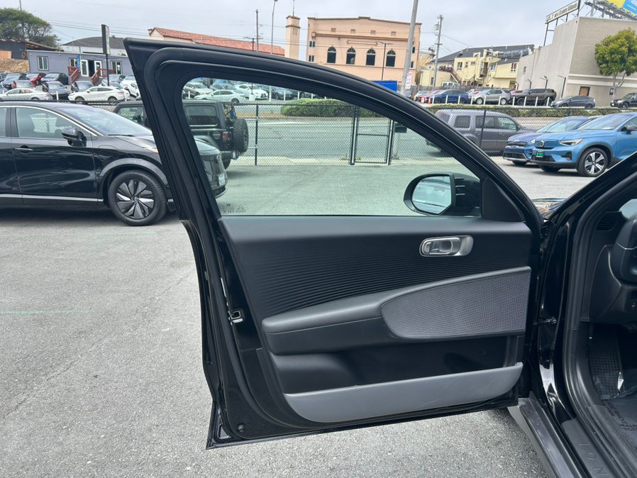 Used 2024 Hyundai Ioniq 6 SE RWD image 10