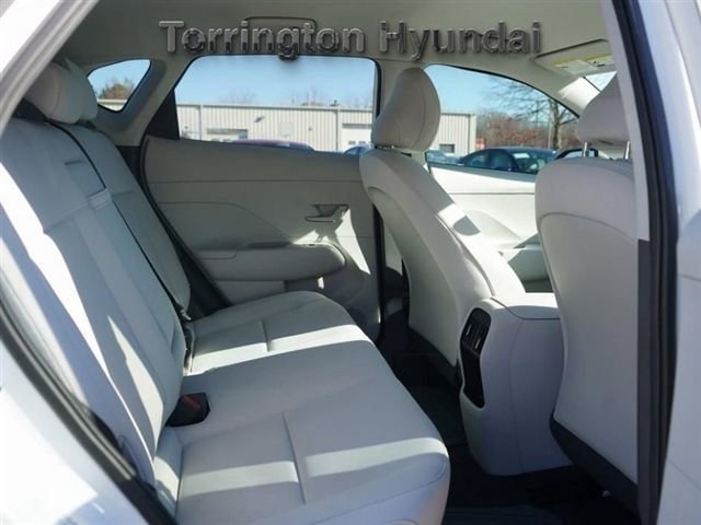 Used 2025 Hyundai Kona SEL image 11