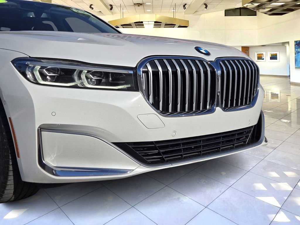 Used 2020 BMW 740i image 2