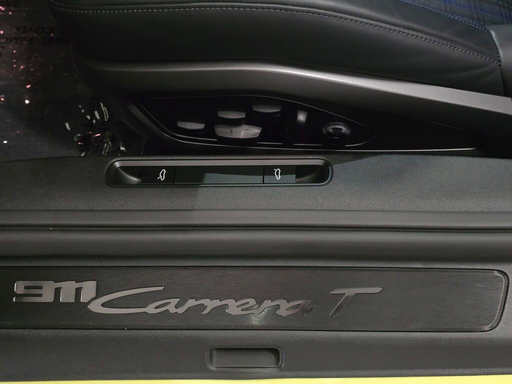 Certified 2025 Porsche 911 Carrera T RWD image 35