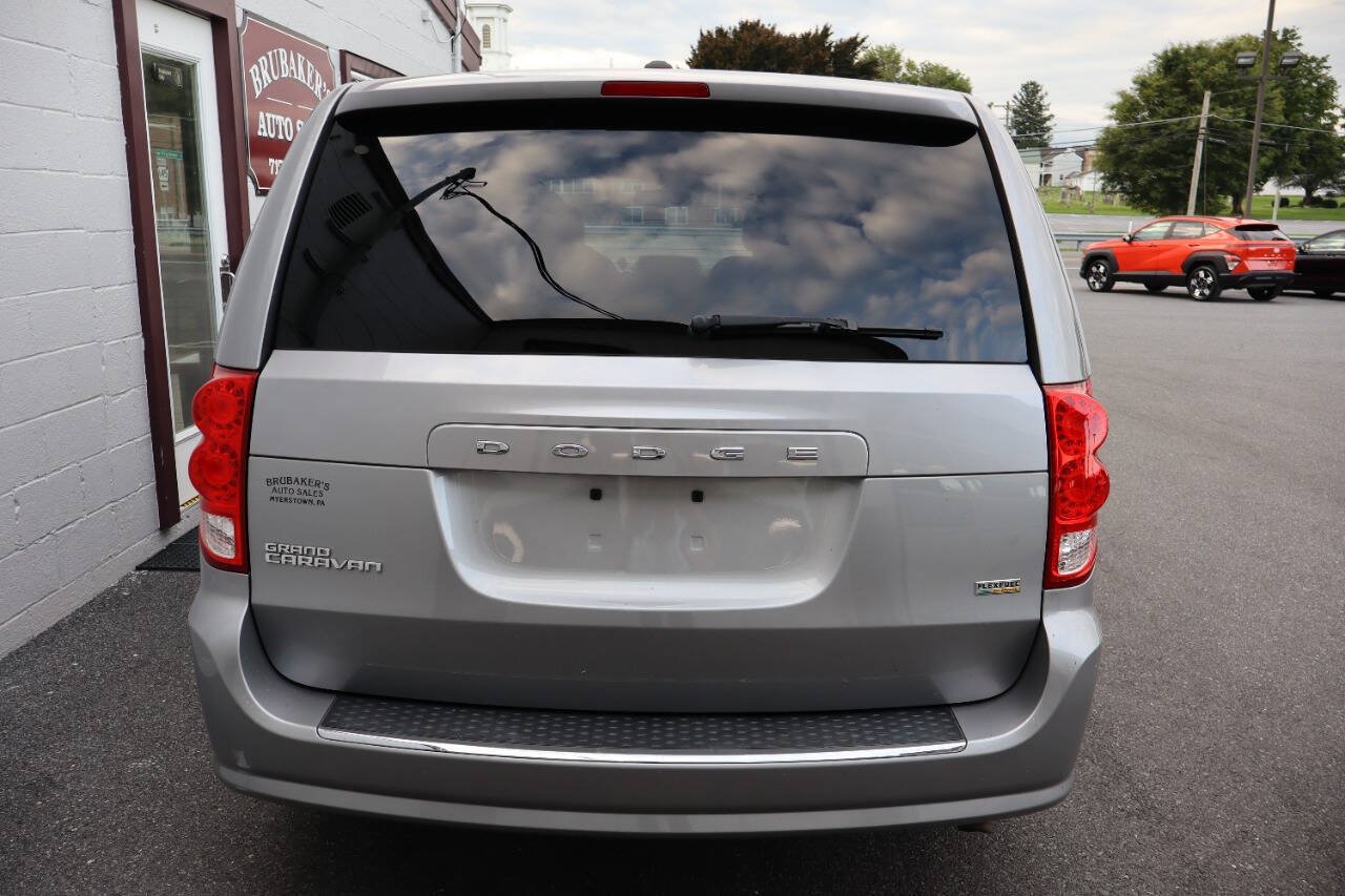 Used 2016 Dodge Grand Caravan SE FWD image 3