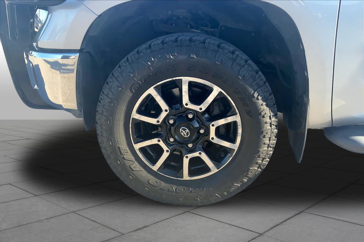 Used 2015 Toyota Tundra SR5 w/ TRD Off Road Package AWD/4WD image 11