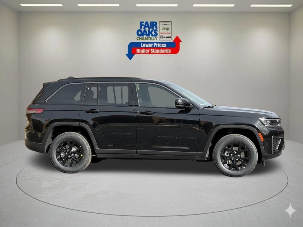 New 2026 Jeep Grand Cherokee Altitude AWD/4WD image 5