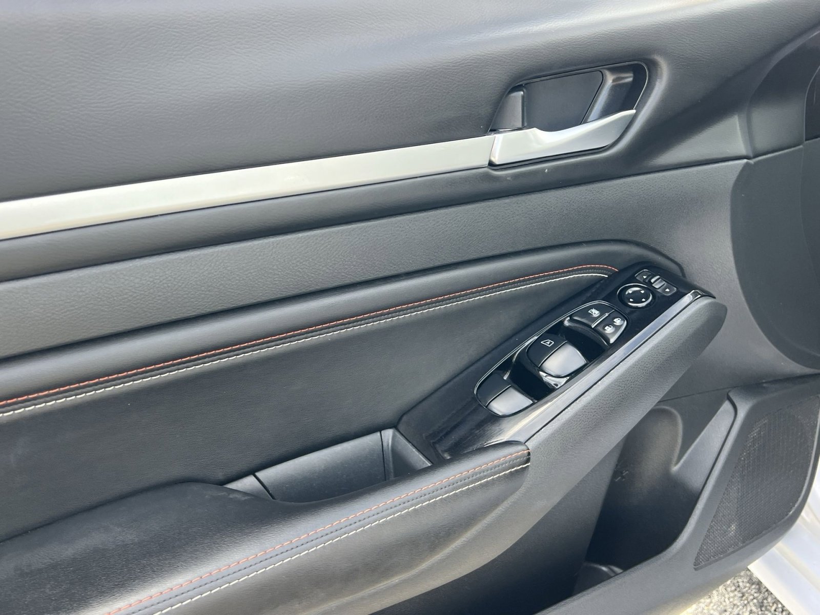 Used 2023 Nissan Altima 2.5 SR w/ SR Premium Package image 8