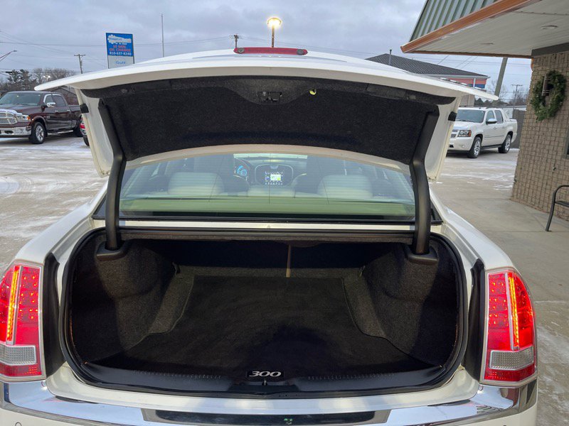 Used 2013 Chrysler 300 C w/ Light Group image 46