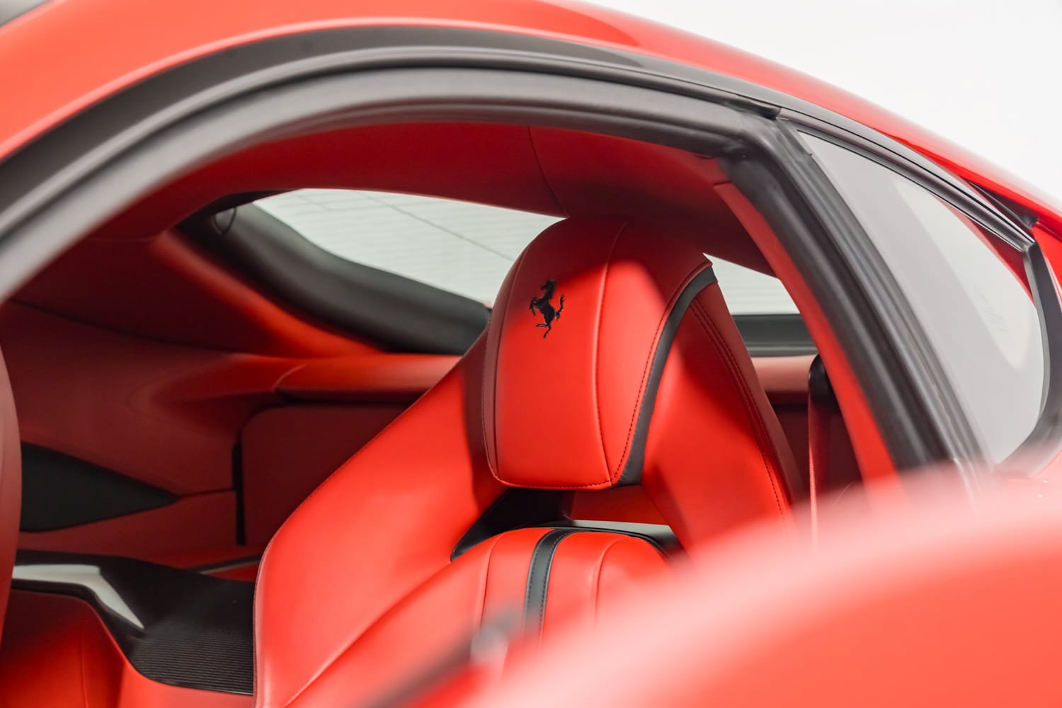 Used 2018 Ferrari 812 Superfast RWD image 25