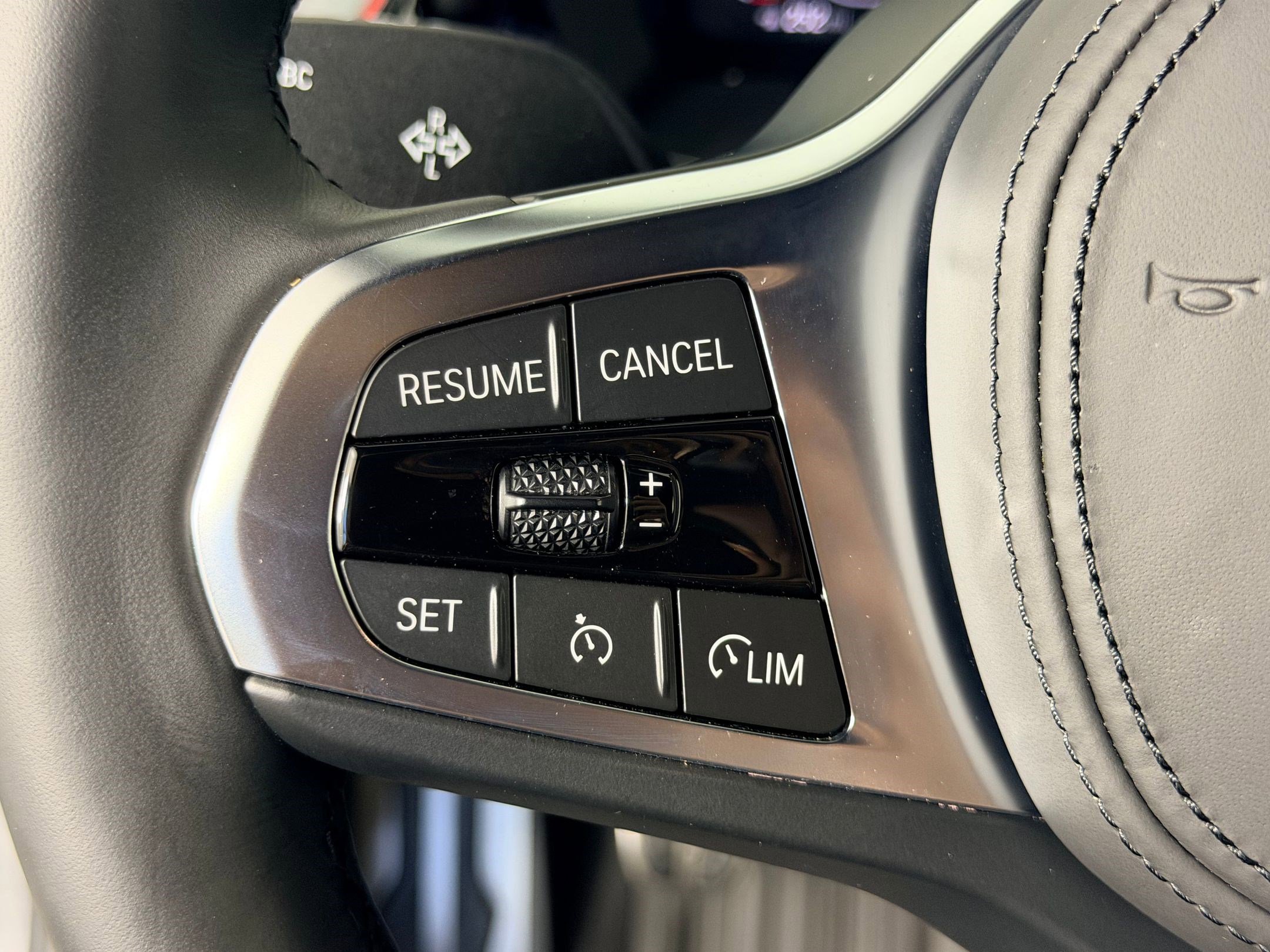 Used 2025 BMW Z4 M40i w/ Edition image 13