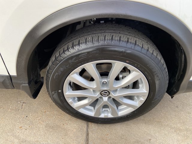 Used 2020 Nissan Rogue Sport SV image 32