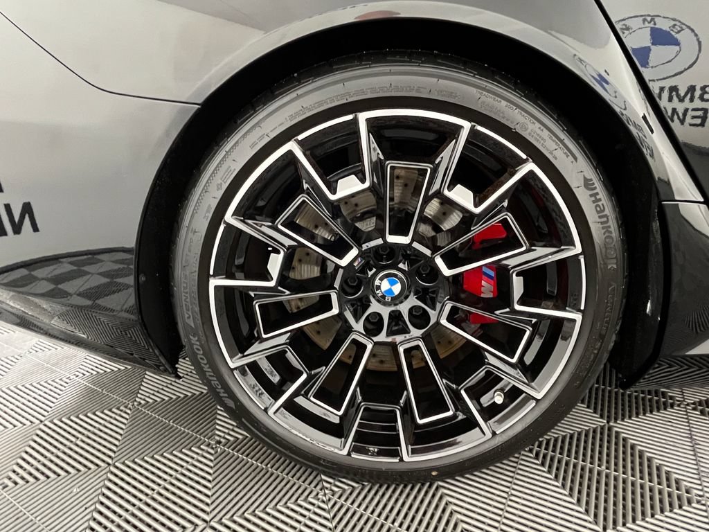 Used 2026 BMW M5 w/ Carbon Package AWD/4WD image 13