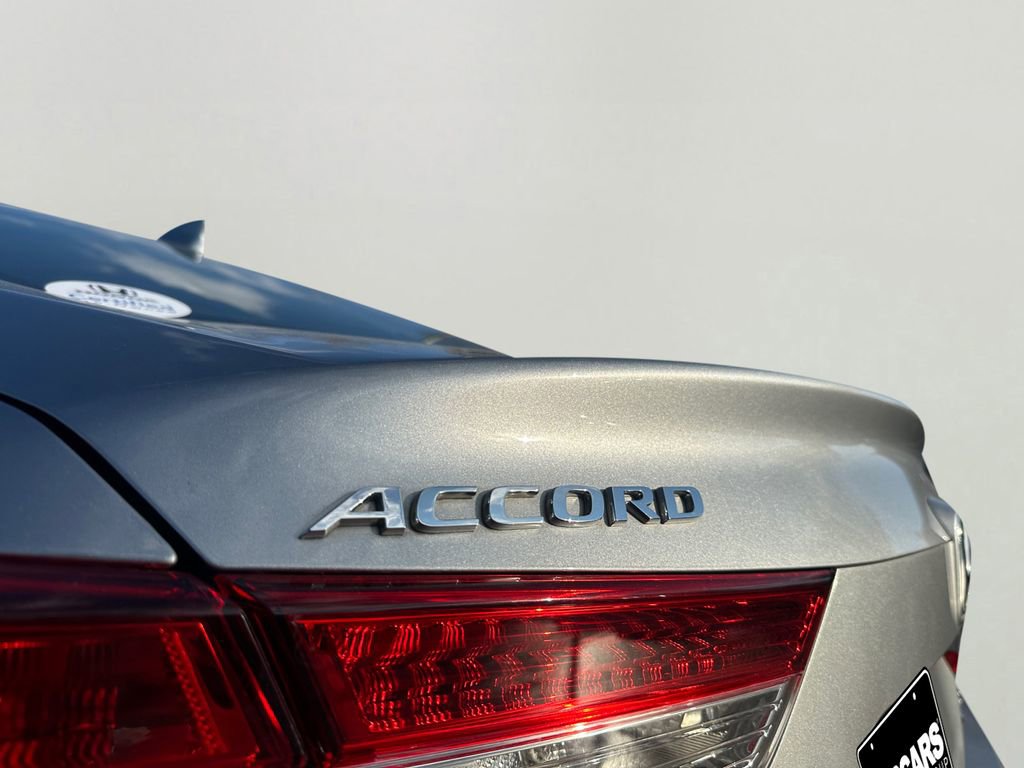 Used 2018 Honda Accord Touring image 30