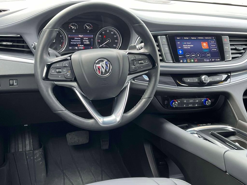 Used 2023 Buick Enclave Essence image 12