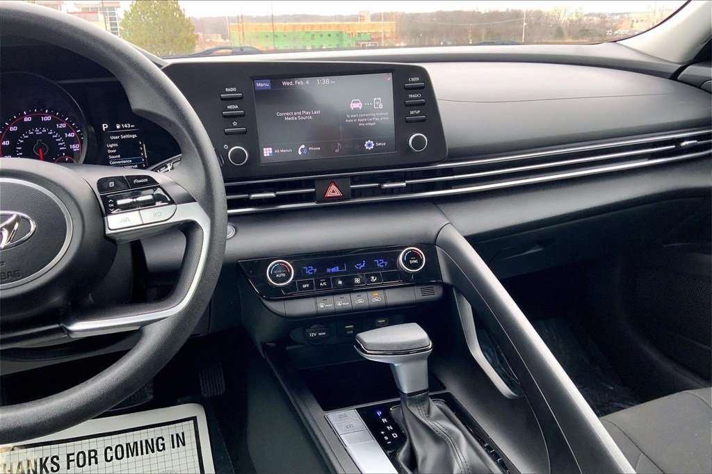 Used 2023 Hyundai Elantra SEL image 11