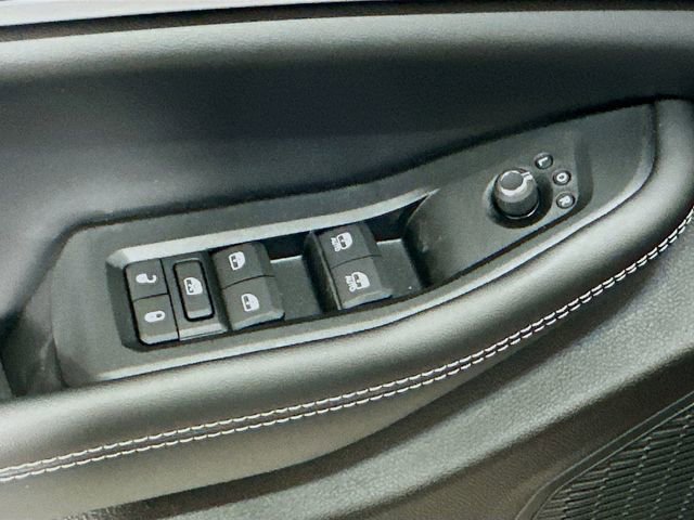 New 2026 Jeep Grand Cherokee Altitude image 13