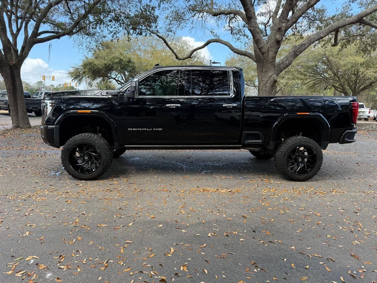 Used 2024 GMC Sierra 2500 Denali Ultimate image 8
