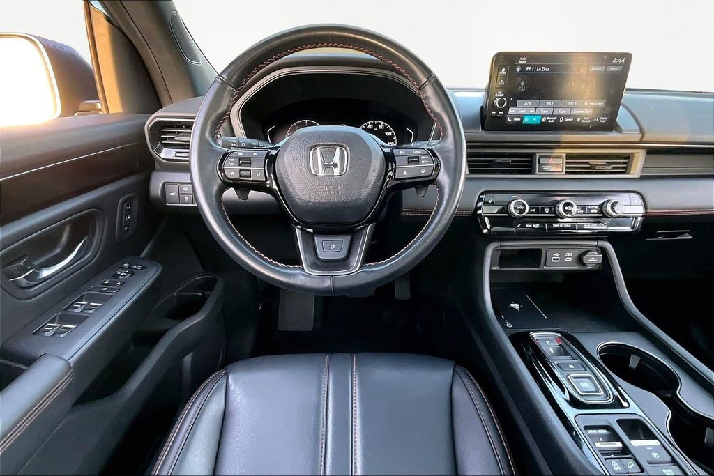 Used 2023 Honda Pilot TrailSport image 9