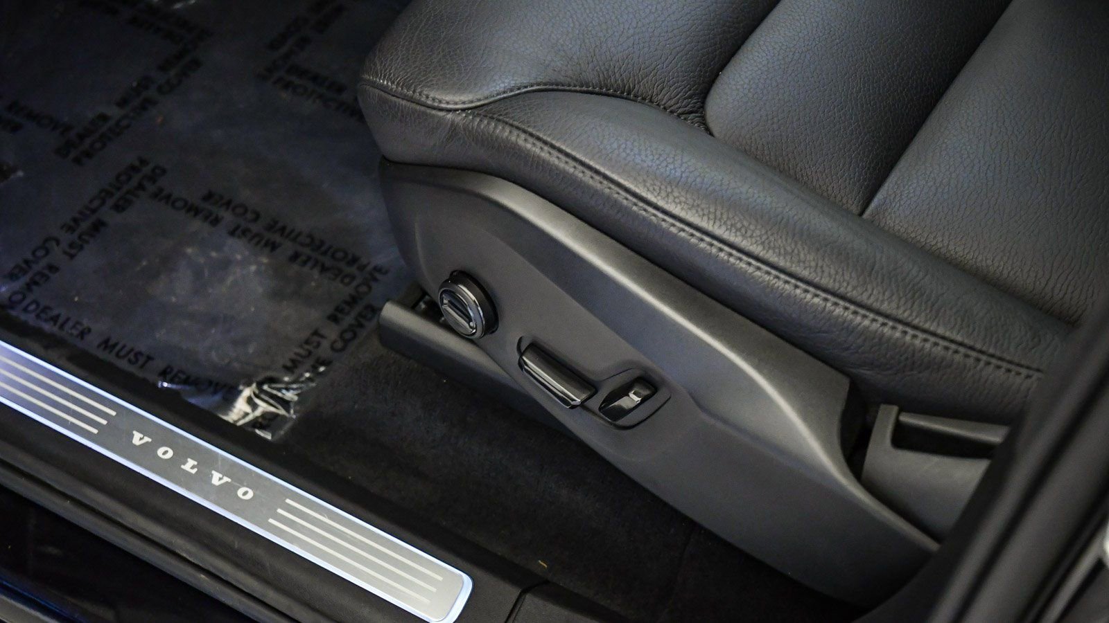 Certified 2025 Volvo XC90 B6 Ultra image 23