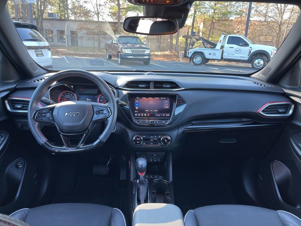 Used 2023 Chevrolet TrailBlazer RS w/ Sun and Liftgate Package image 8