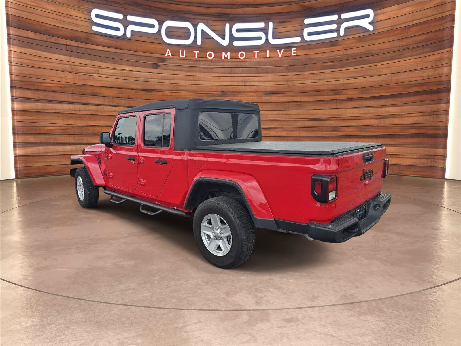 Used 2022 Jeep Gladiator Sport AWD/4WD image 3