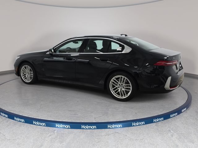 Certified 2024 BMW 530i xDrive w/ Convenience Package AWD/4WD image 7