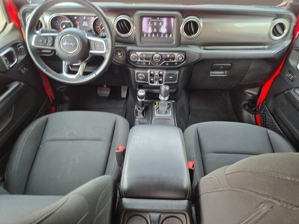 Used 2018 Jeep Wrangler Unlimited Sahara AWD/4WD image 15