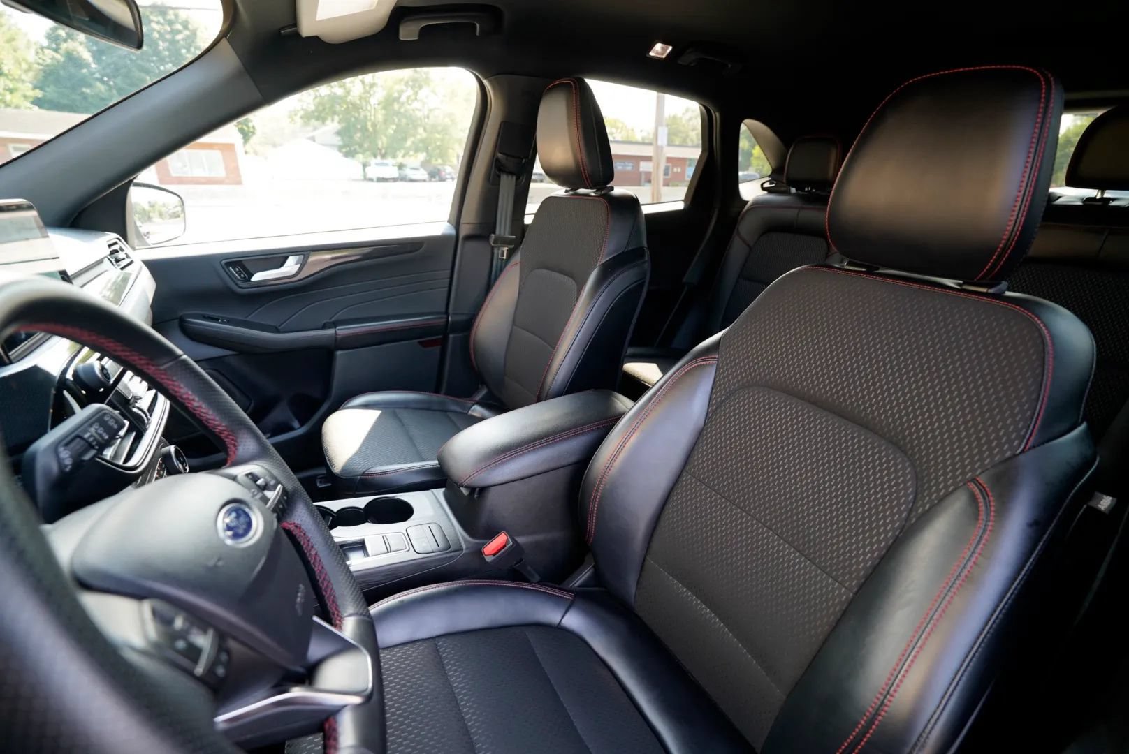 Used 2025 Ford Escape ST-Line AWD/4WD image 17