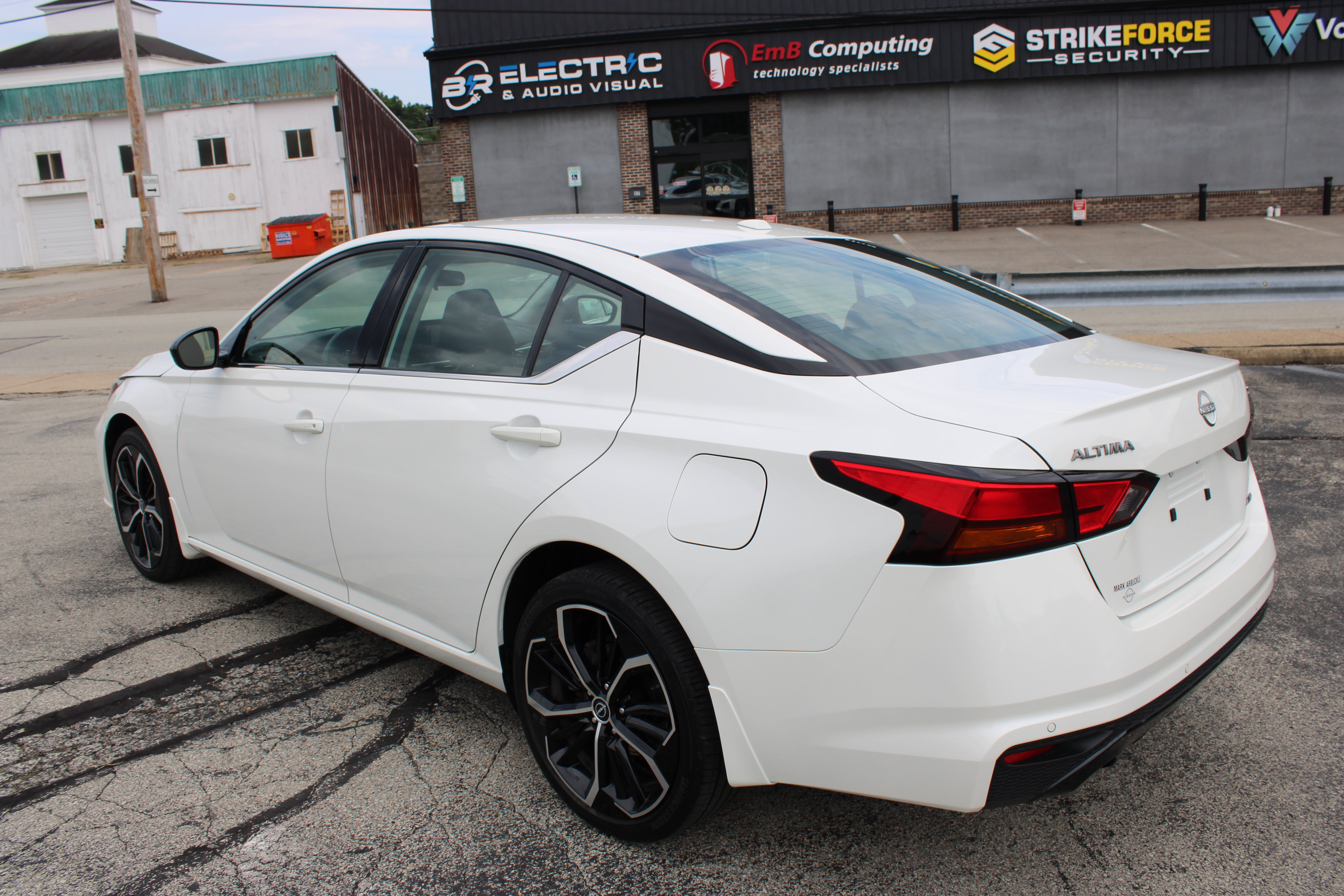Certified 2024 Nissan Altima 2.5 SR w/ SR Premium Package AWD/4WD image 3