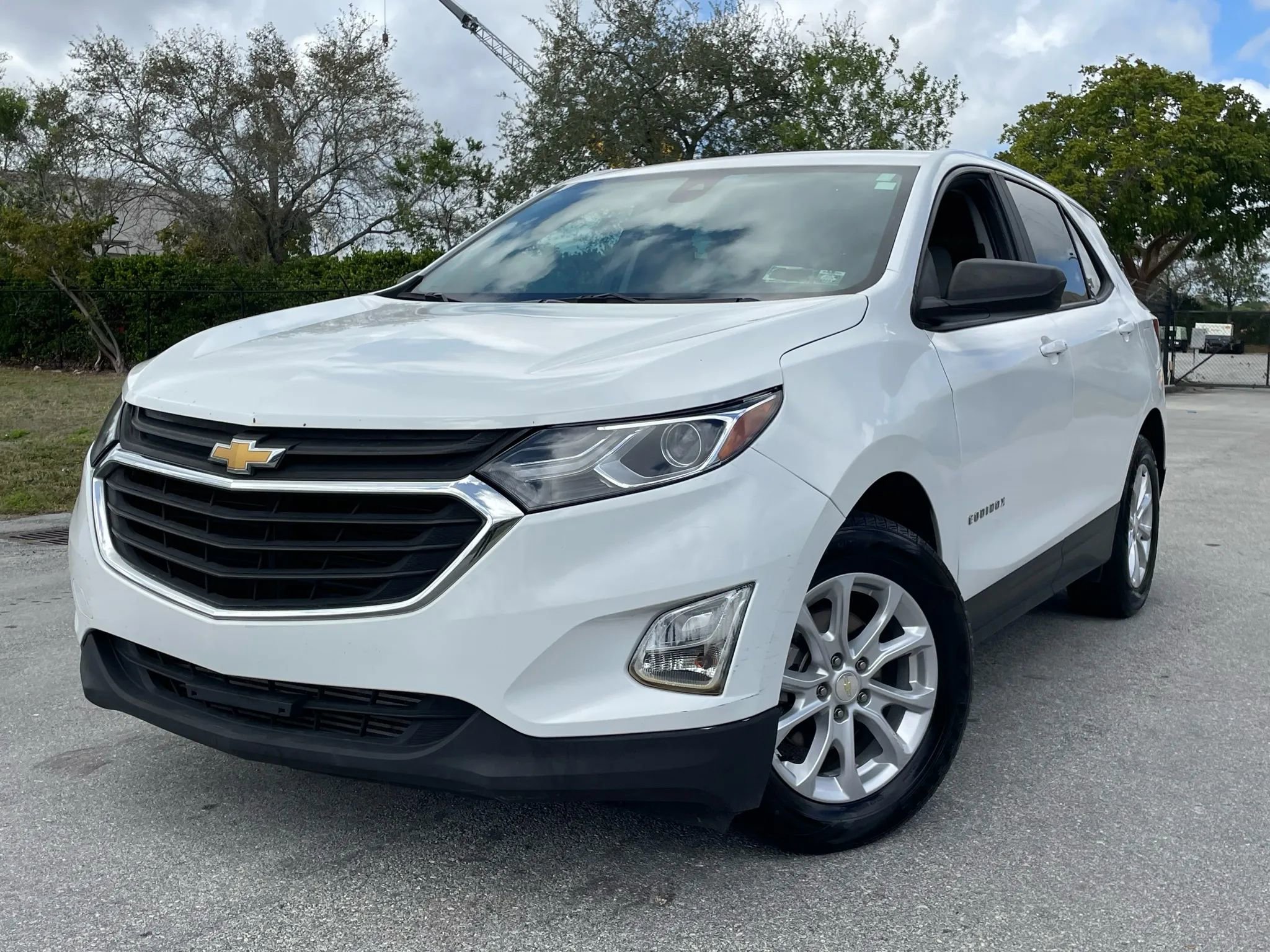 Used 2021 Chevrolet Equinox LS w/ LS Convenience Package FWD image 3