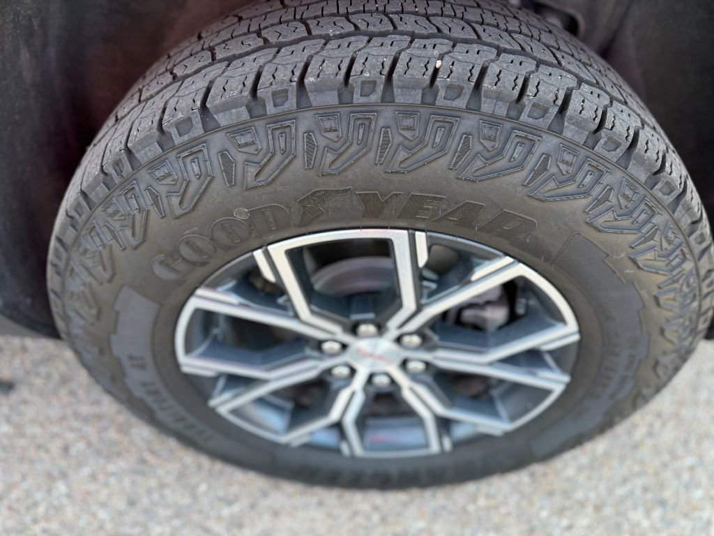Certified 2024 GMC Acadia AT4 image 19