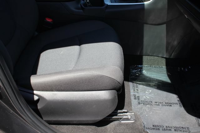 Used 2024 Toyota RAV4 LE AWD/4WD image 32