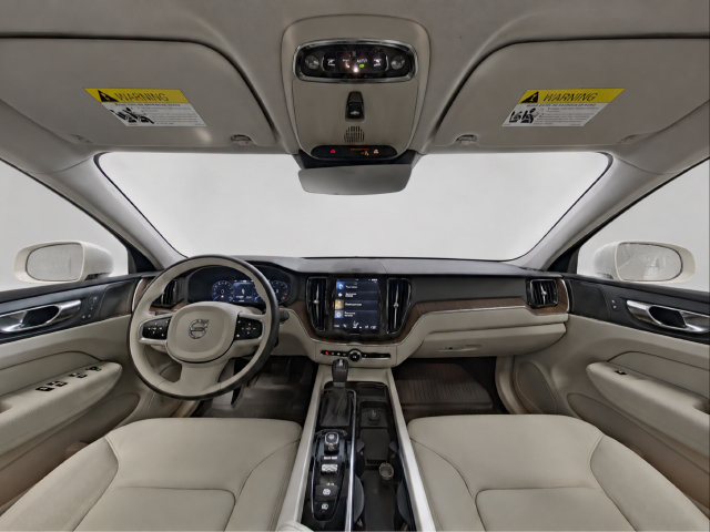 Used 2019 Volvo XC60 T5 Momentum w/ Multimedia Package AWD/4WD image 10