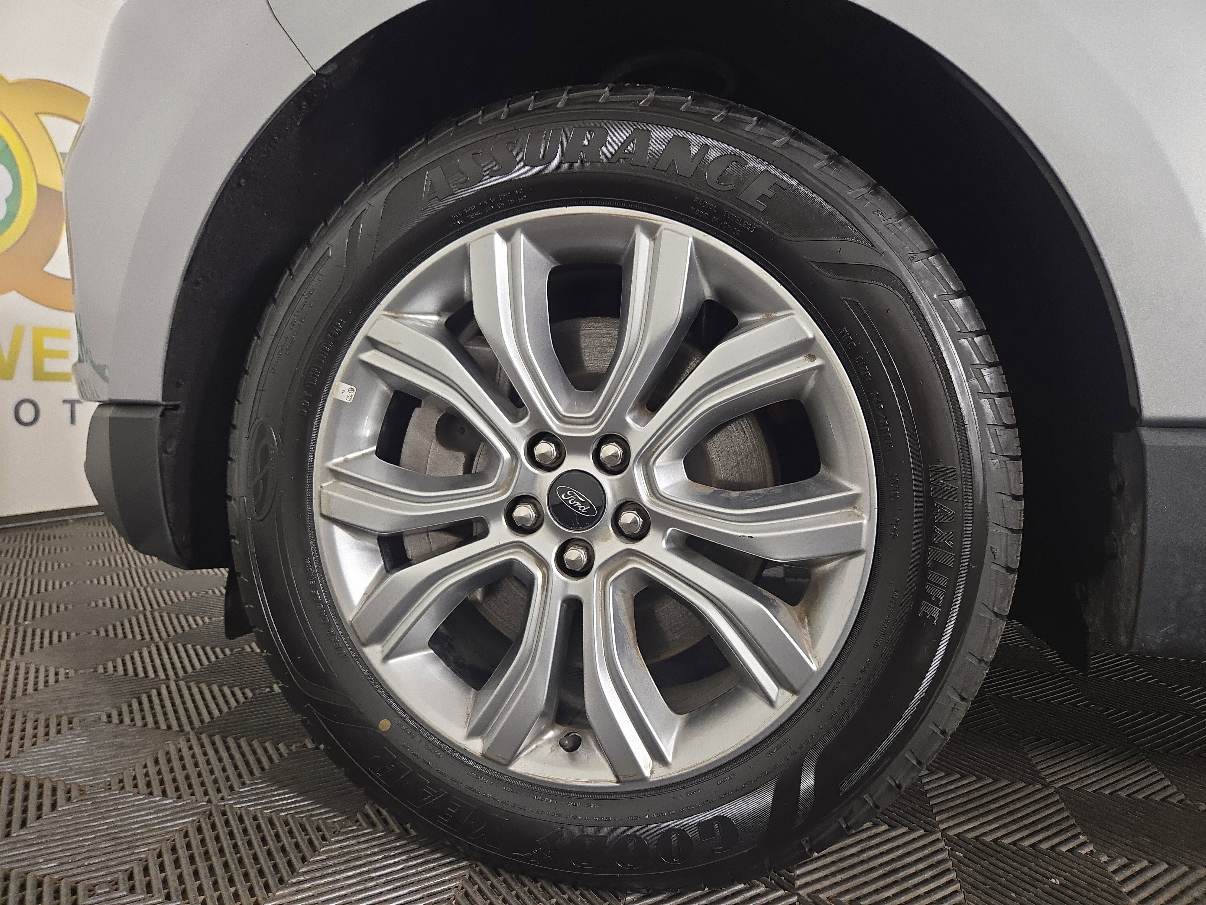 Used 2024 Ford Edge Titanium image 32