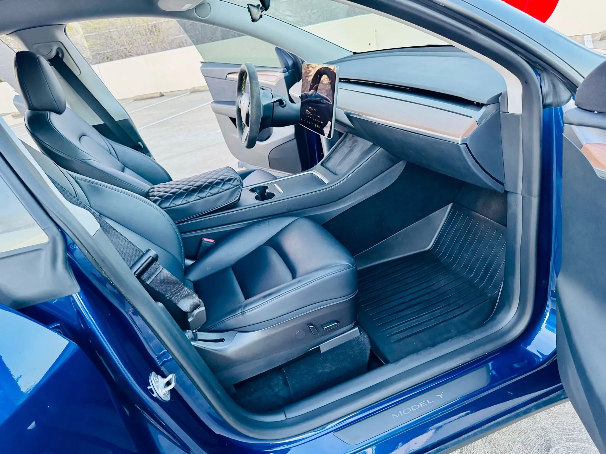 Used 2023 Tesla Model Y Performance image 38