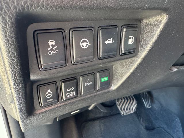 Used 2020 Nissan Rogue SV w/ Sun & Sound Touring Package image 10