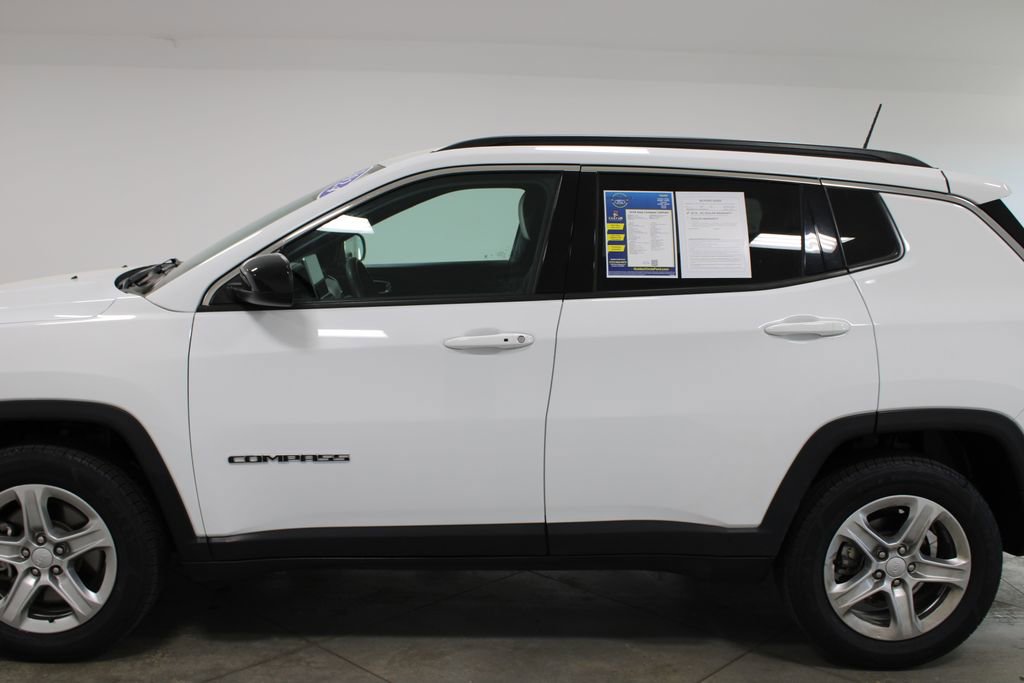 Used 2024 Jeep Compass Latitude image 6