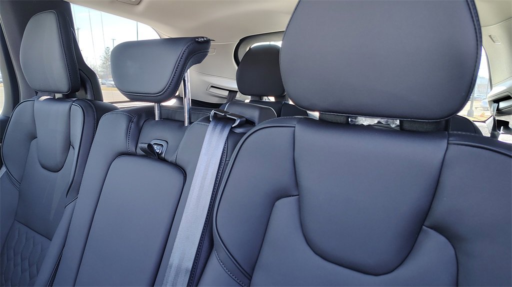 New 2025 Volvo XC90 T8 Core w/ Climate Package image 29