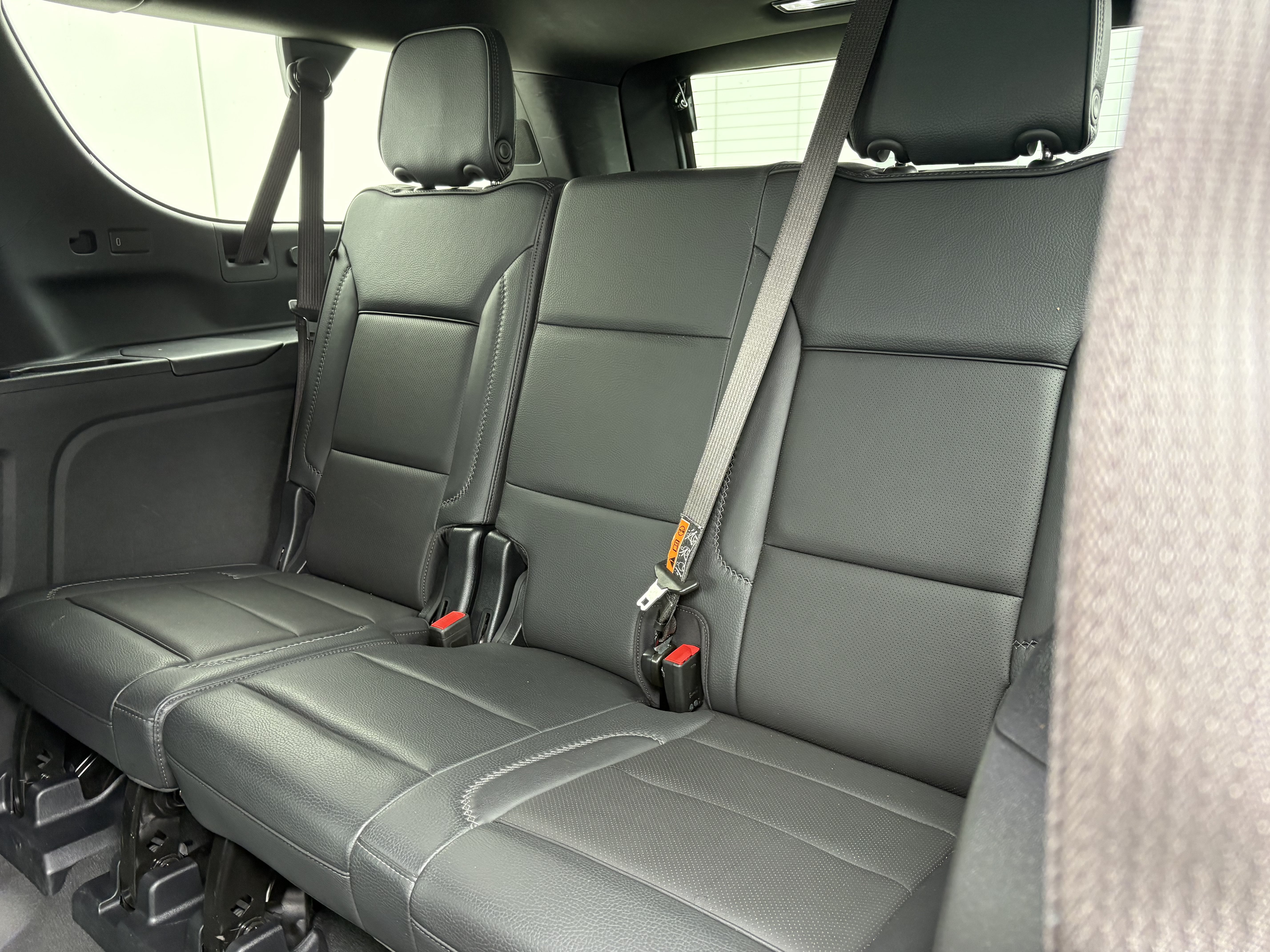 Used 2025 GMC Yukon XL Denali AWD/4WD image 14