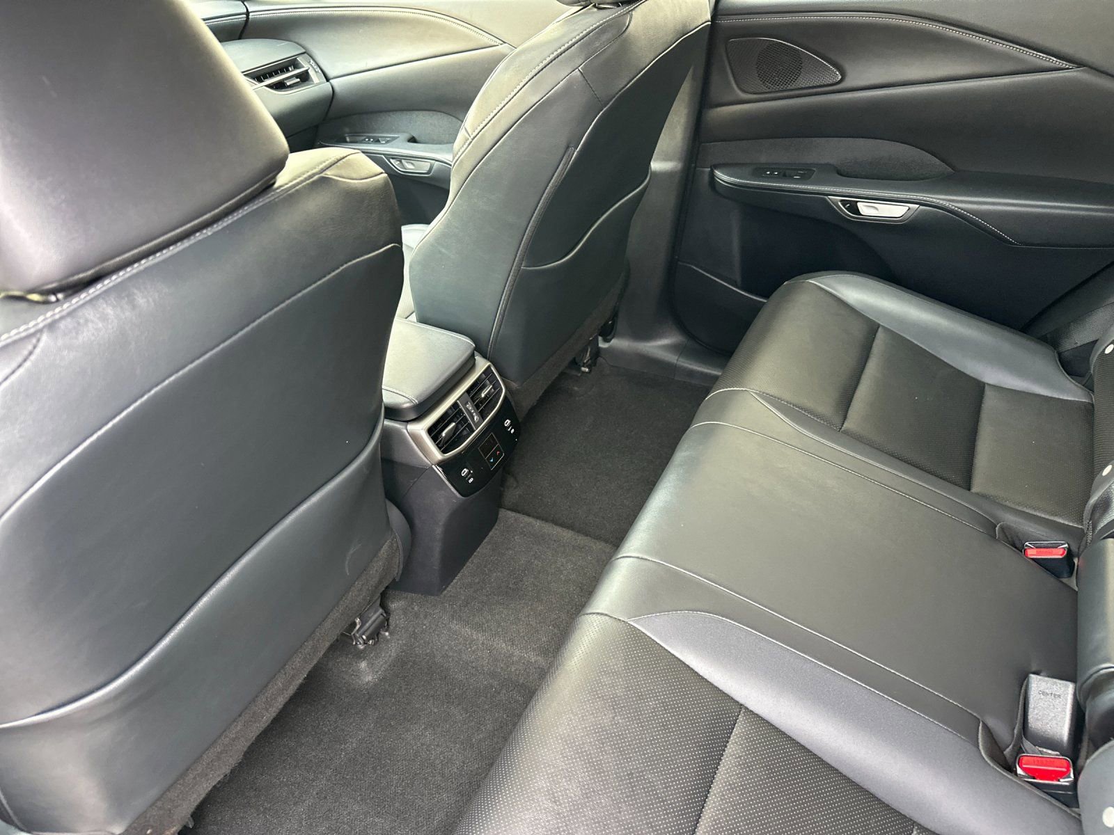 Used 2024 Lexus RX 350h w/ Accessory Package (Z1) image 13