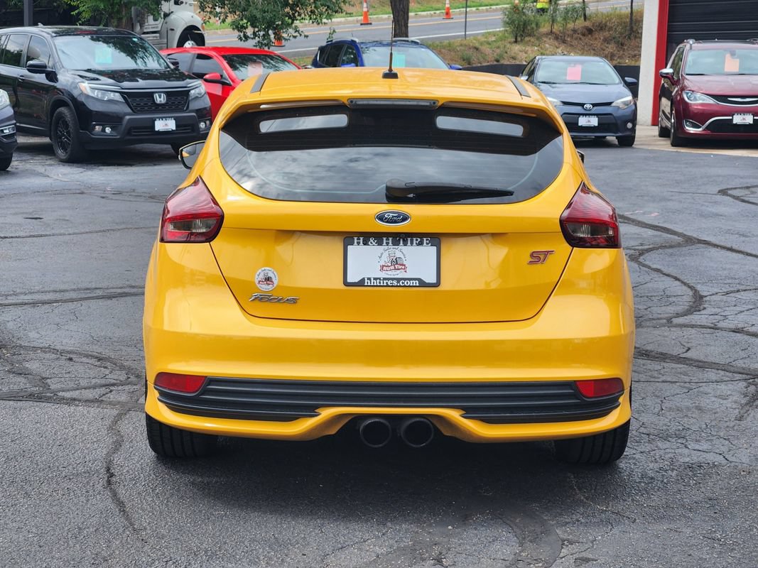 Used 2015 Ford Focus ST w/ Equipment Group 401A FWD image 10