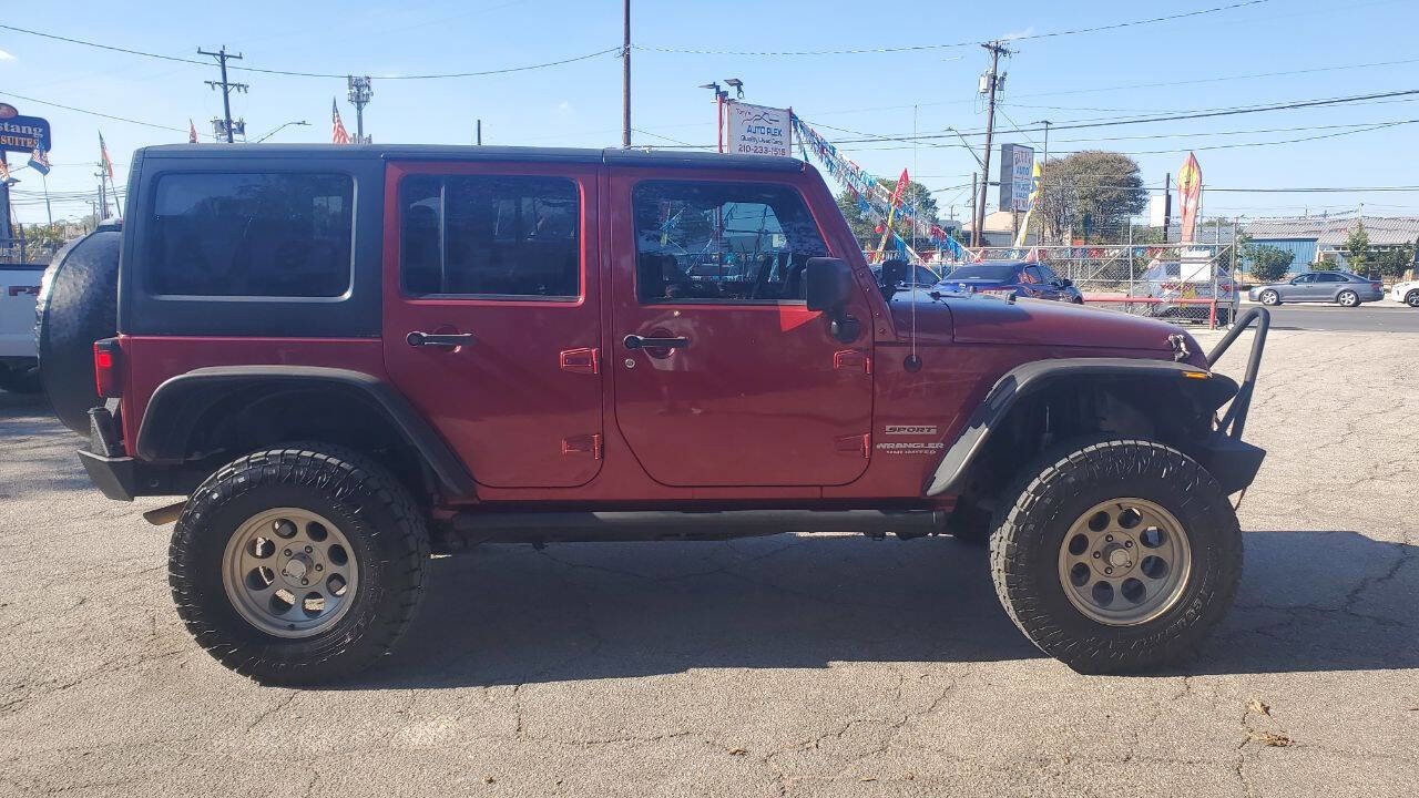 Used 2012 Jeep Wrangler Unlimited Sport image 2