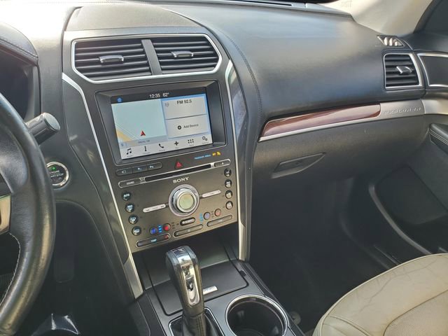 Used 2017 Ford Explorer Platinum image 28