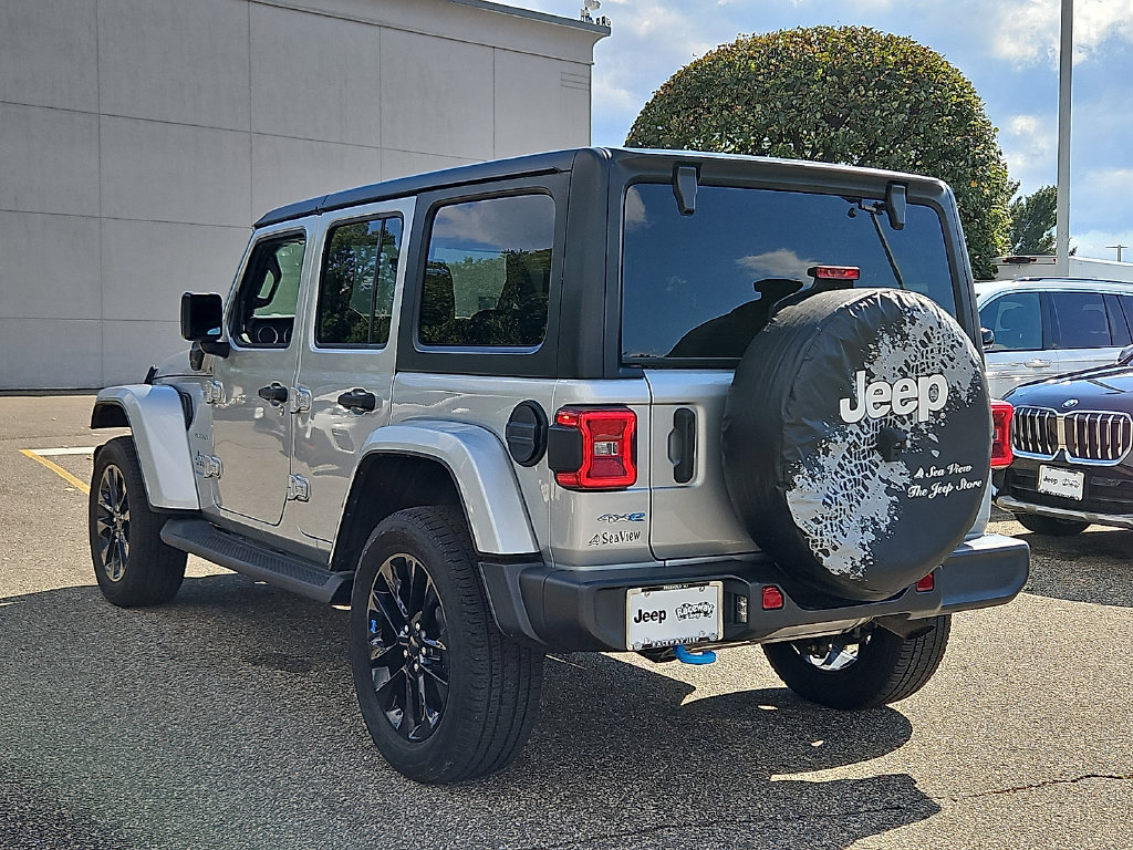 Used 2023 Jeep Wrangler Unlimited Sahara w/ Cold Weather Group AWD/4WD image 5