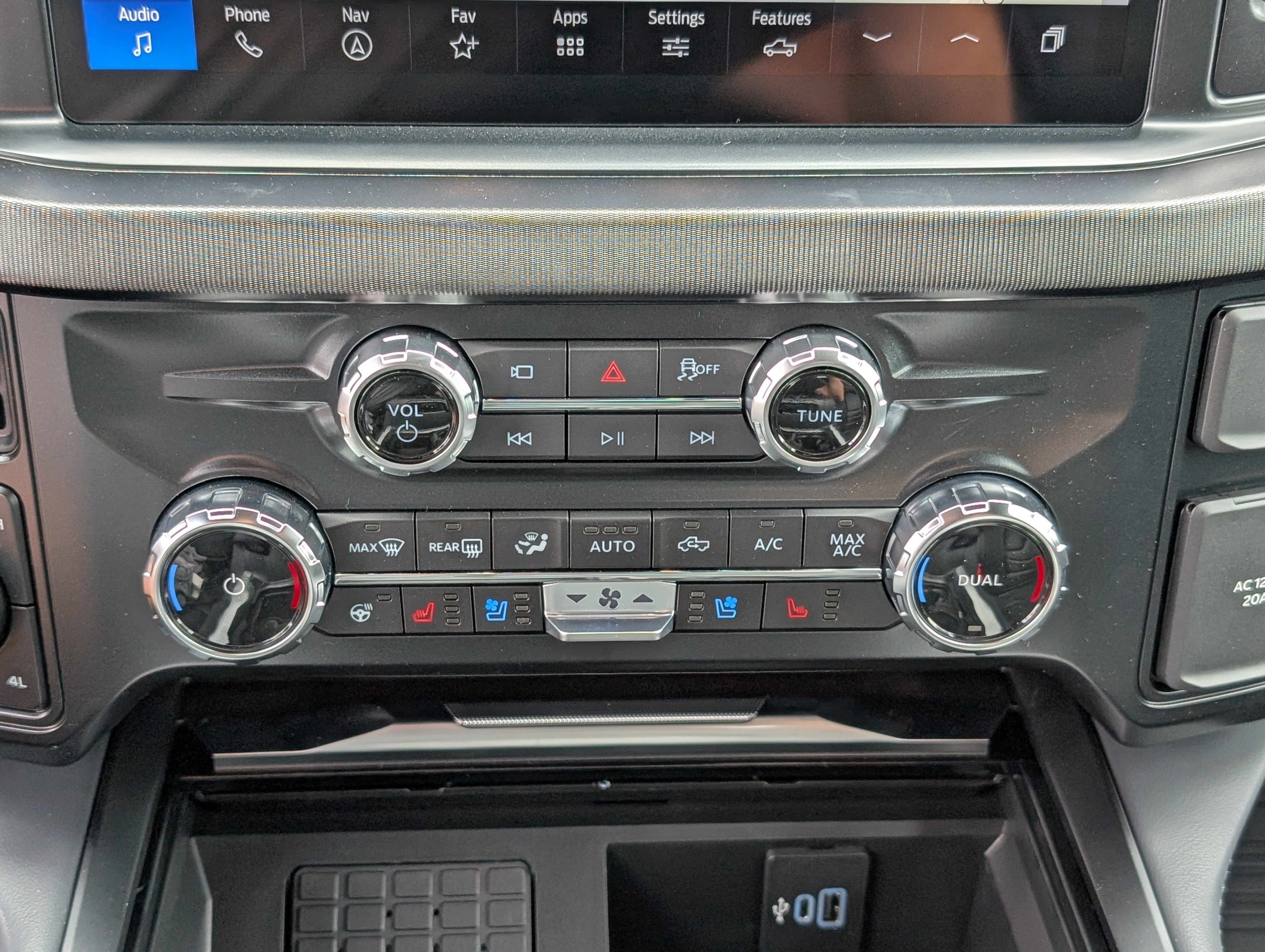 New 2026 Ford F350 Platinum image 30