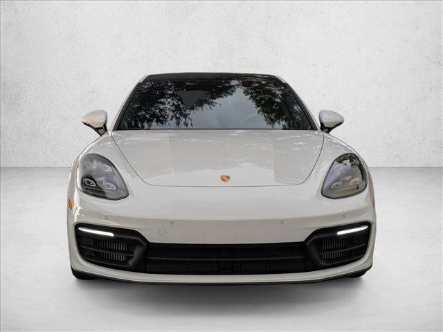 Used 2022 Porsche Panamera image 2