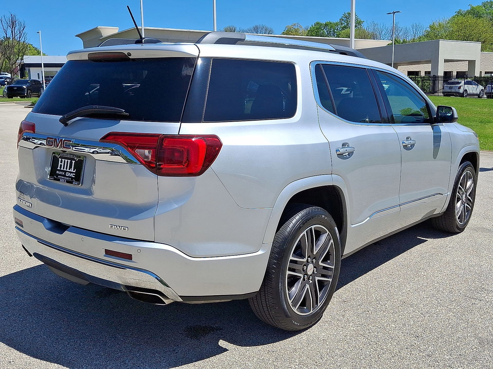 Used 2017 GMC Acadia Denali AWD/4WD image 25
