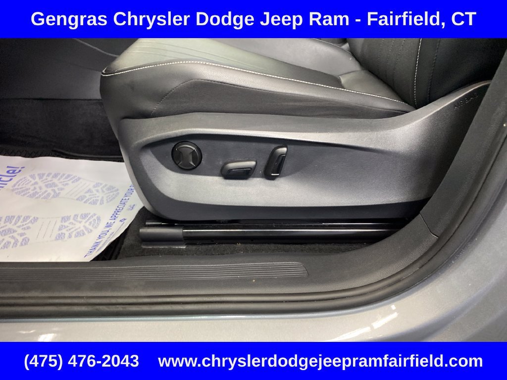 Used 2023 Volkswagen Tiguan SE AWD/4WD image 13