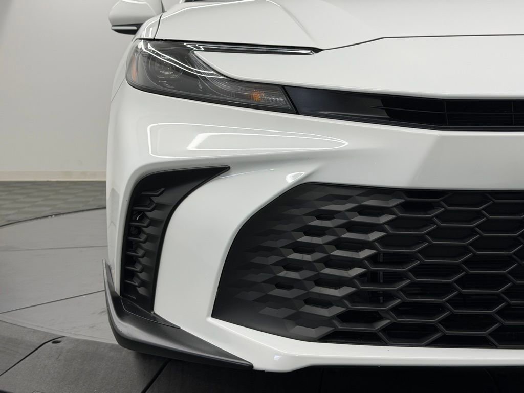 Used 2026 Toyota Camry SE image 7