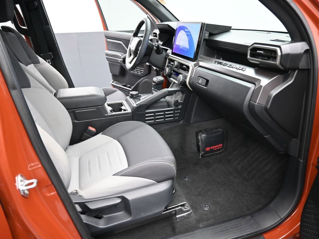 Certified 2025 Toyota Tacoma TRD Off-Road image 21